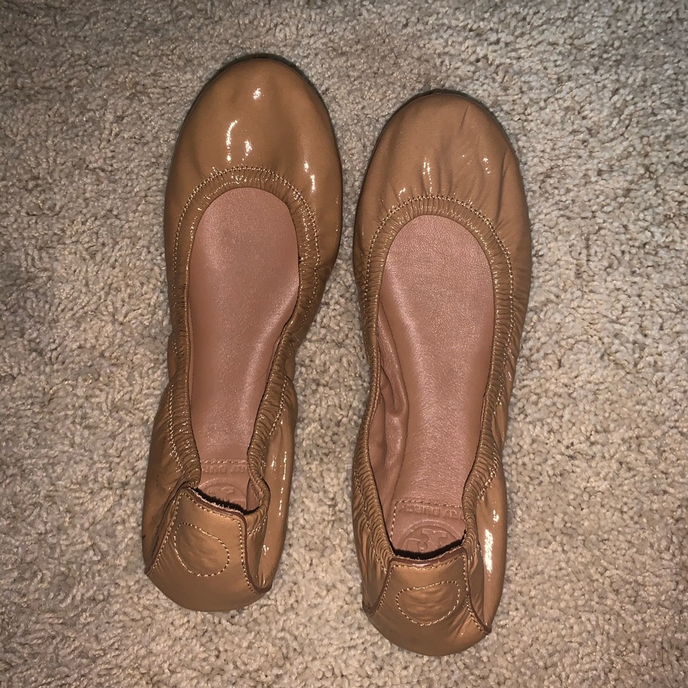 Tory Burch tan ballet flats travel